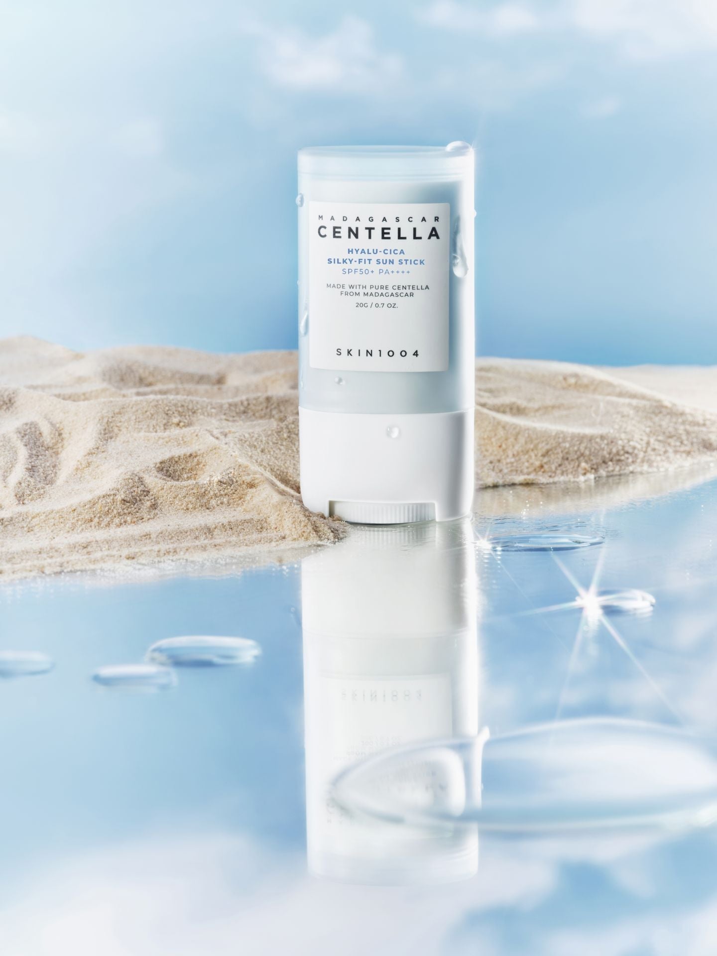 Солнцезащитный стик с шёлковым финишем SKIN1004 Hyalu-Cica Silky-Fit Sun Stick SPF50+ PA++++