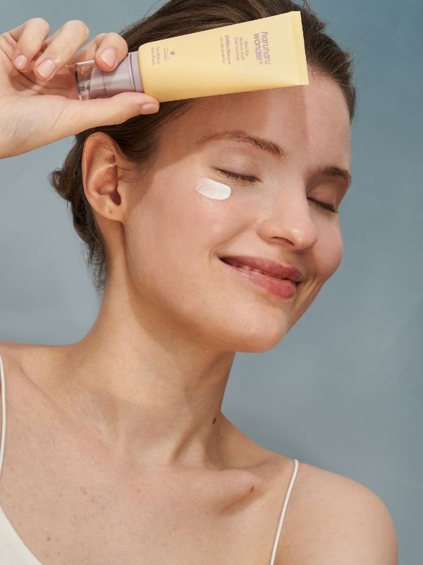 Лёгкий увлажняющий санскрин Haruharu Wonder Black Rice Moisture Airyfit SPF50+ PA++++