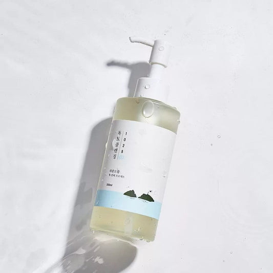 Лёгкое гидрофильное масло с морской водой Round Lab 1025 Dokdo Cleansing Oil